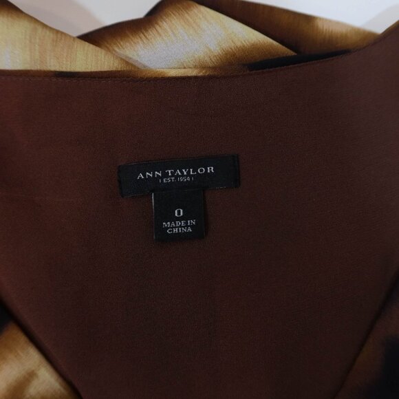 ANN TAYLOR Abstract Print Ruched 100% Silk Sheath Dress Size 0 Brown Black - Picture 9 of 10